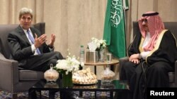 دیدار جان کری وزیر خارجه آمریکا (چپ) با محمد بن نایف ولیعهد عربستان سعودی در نیویورک - ۱۹ سپتامبر ۲۰۱۶ 
