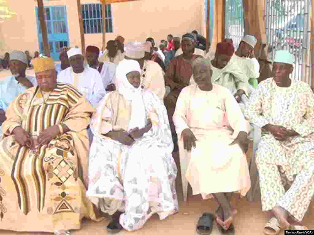 Kungiyar Fafutukar Wanzar Da Zaman Lafiya Tsakanin Addinai Ta Ba Makarantun Islamiyya Goma Tallafi