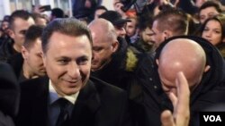 Според истражувањето на ИРИ, ниту еден од политичките лидери не е популарен. Кај Груевски „популарноста“ годинава пораснала и изнесува 7%, кај Христијан Мицкоски е 6%, додека кај премиерот Димитар Ковачевски е 5 проценти