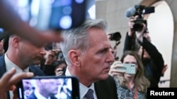 众议院共和党领袖凯文·麦卡锡仍无法在星期四的议长选举中取得足够票数取得议长宝座。