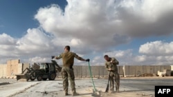 资料照片：伊拉克联军阿萨德空军基地遭到伊朗的导弹袭击（2020年1月13日）