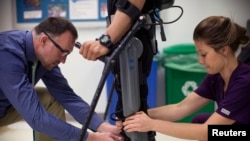 استفاده از ربات و تمرین در فضای مجازی برای بهبود بیماران فلج