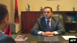 Afera korruptive 4 milionë euro në Shqipëri gjobiten 2 mijë dollarë