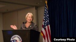 和平队队长卡丽·赫斯勒—雷德利特（图片来源：Peace Corps）