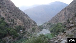 در سال ۱۸۹۳ میلادی، خط دیورند به عنوان مرز میان افغانستان و هند بریتانیوی مطرح شد. 