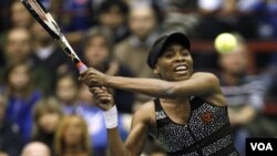 Venus Williams memutuskan mundur dari sejumlah pertandingan karena cedera punggung (foto: dok).