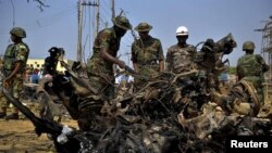 Sojojin Najeriya su an duba wata motar da aka kai harin bam da ita.