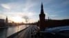  Moskva river, the Kremlin during sunset in the capital Moscow 2015. REUTERS/Maxim Zmeyev 
