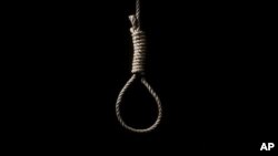 سکسینا می گوید که جوامع و خانواده ها باید برای حمایت از افراد آسیب پذیر آماده باشند.