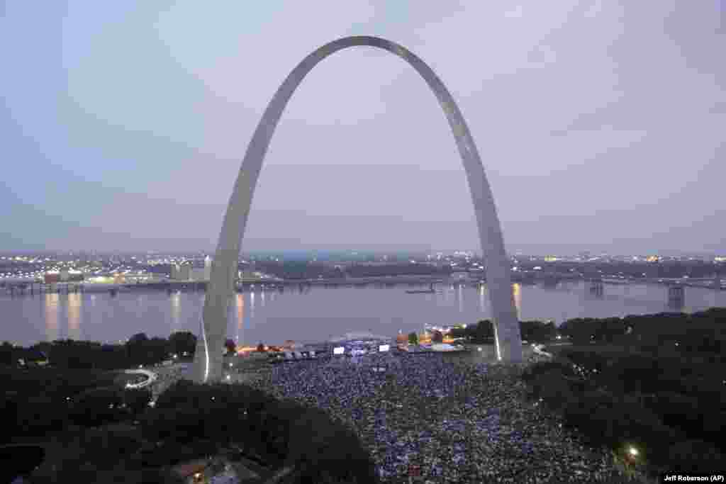 Gateway Arch All Star Sheryl Crow Music