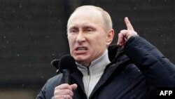 Պուտինի հազարավոր կողմնակիցներ երթ են անցկացրել Մոսկվայում