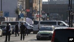 حادثه در کنار یک مسجد بود. 