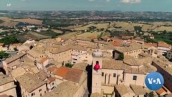 Clowns of the World Call on People to Find Joy, Laughter in Their Lives