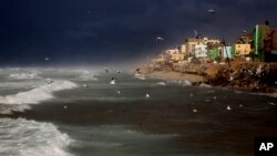 Vue sur la côte du camp de réfugiés de Shati, dans la ville de Gaza, 27 décembre 2016.
