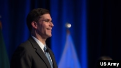 美国陆军部长埃斯珀(Mark Esper) （美国陆军照片2019年5月7日）