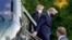 Tổng thống Trump đến Trung tâm Y tế Walter Reed của quân đội, 2/10