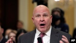 前白宫国家安全顾问麦克马斯特(H.R.McMaster)2023年2月就中国威胁议题在国会作证。（美联社）
