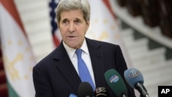 美国国务卿克里会见塔吉克斯坦总统后向媒体发表声明