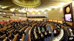 អង្គ​នីតិ​ប្បញ្ញត្តិ​ថៃ​ដែល​គេ​ស្គាល់​ថា​ជា​ ក្រុមប្រឹក្សា​កំណែទម្រង់​ជាតិ បាន​បោះឆ្នោត​ក្នុង​សំឡេង ១៣៥ ទល់​នឹង​ ១០៥ ប្រឆាំង​នឹង​សេចក្តីព្រាង​រដ្ឋធម្មនុញ្ញថ្មី ដោយ​មាន​៧នាក់បាន​រក្សាជំហរ​អនុបវាទ កាលពីថ្ងៃទី៦ ខែកញ្ញា ឆ្នាំ២០១៥។