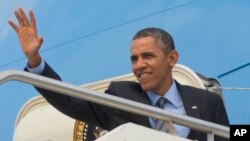28일 로마 순방을 마치고 사우디행 비행기에 오르는 오바마 대통령.