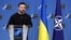 乌克兰总统泽连斯基在布鲁塞尔的北约总部出席记者会。（2024年10月17日）