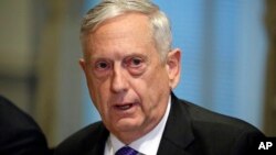 Sekretar za odbranu Džim Matis odgovara na pitanja o napadu na američke snage u Nigeriji, Pentagon, u Vašingtonu, 19. oktobra 2017. 