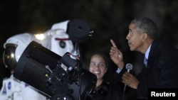 美国总统奥巴马在白宫举行航天之夜活动。