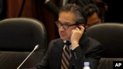 အင်ဒိုနီးရှား နိုင်ငံခြားရေးဝန်ကြီး Marty Natalegawa (၃၀ ဇွန် ၂၀၀၁၃)