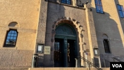 دیمەنێک لە ئەو بینایەی حەمید نوری تێێدا دادگایی کراوە