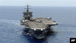 在大西洋上航行的企业号航空母舰