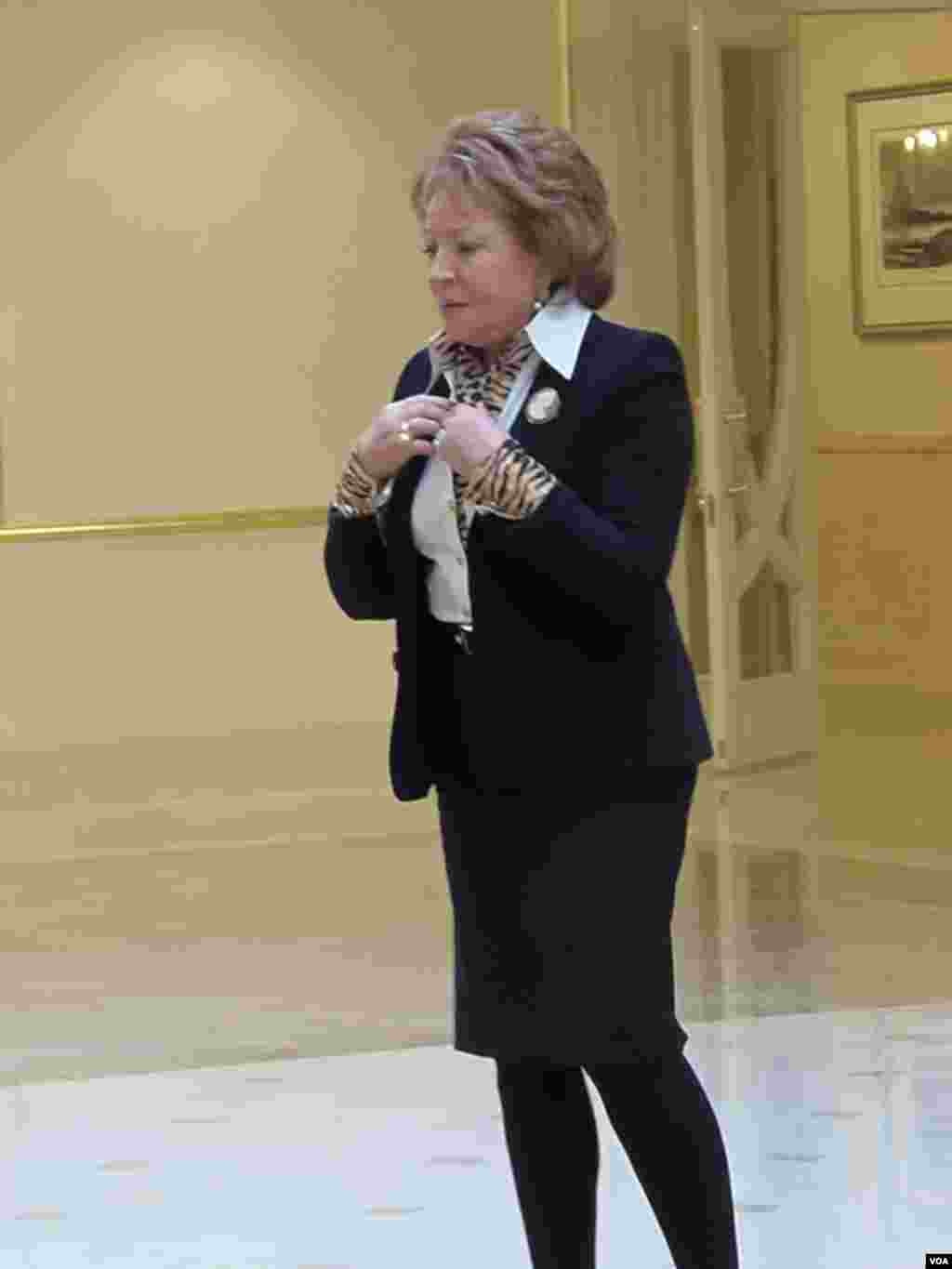 俄罗斯下议院联邦委员会主席马特维延科在等待习近平。