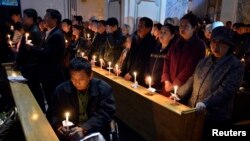 Supporters of the Trinamool Congress (TMC) celebrate the party&#39;s victory in the Kolkata Municipal Corporation (KMC) elections, in Kolkata, India.