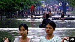 မန္တလေး ရေဘေးဒုက္ခသည်တွေ အကူအညီ လိုအပ်