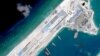 '중국 남중국해 인공섬 활주로 완공 단계'