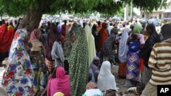 Dubban 'yan Najeriya masu gudun hijira bayan sun tsere daga gidajen su saboda hare-haren da 'yan Boko Haram ke kaiwa a fadin jahar Borno 