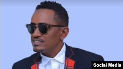 Faayilii - Artiist Haacaaluu Hundeessaa