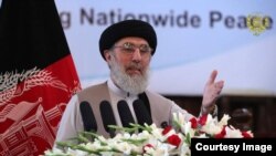 گلبدین حکمتیار، امروز در منزلش با نمایندگان رسانه های خارجی در افغانستان دیدار کرد.