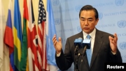 中国外长王毅在纽约联大同媒体谈叙利亚问题。（资料照）
